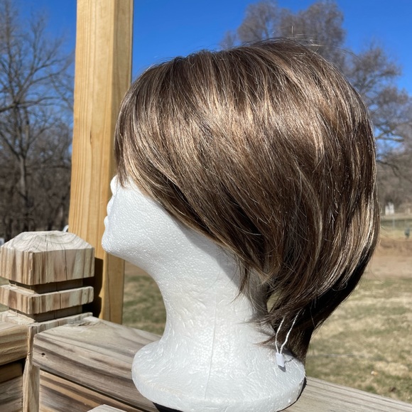 NWT short brown wig men’s dimension blonde highlights approx 10” 130 density - Picture 1 of 16